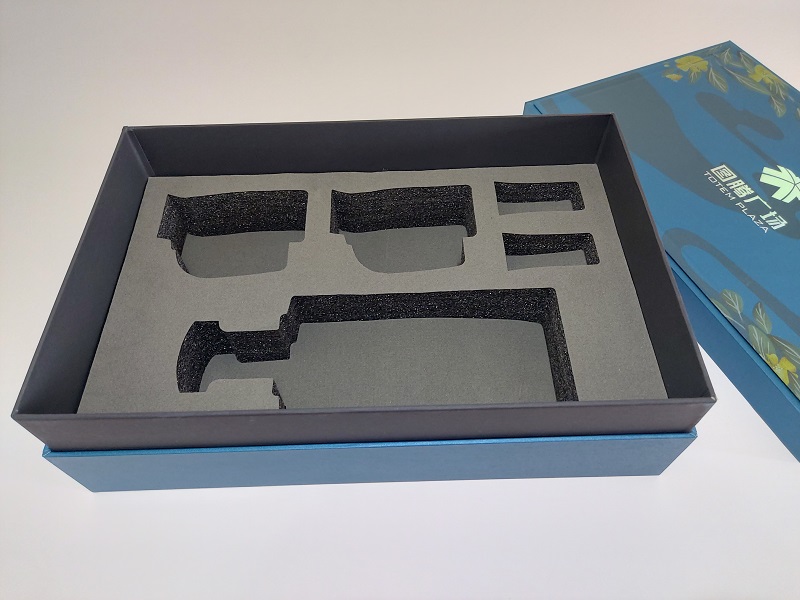 白酒礼品盒定制展示图一 白酒礼品盒定制展示图二